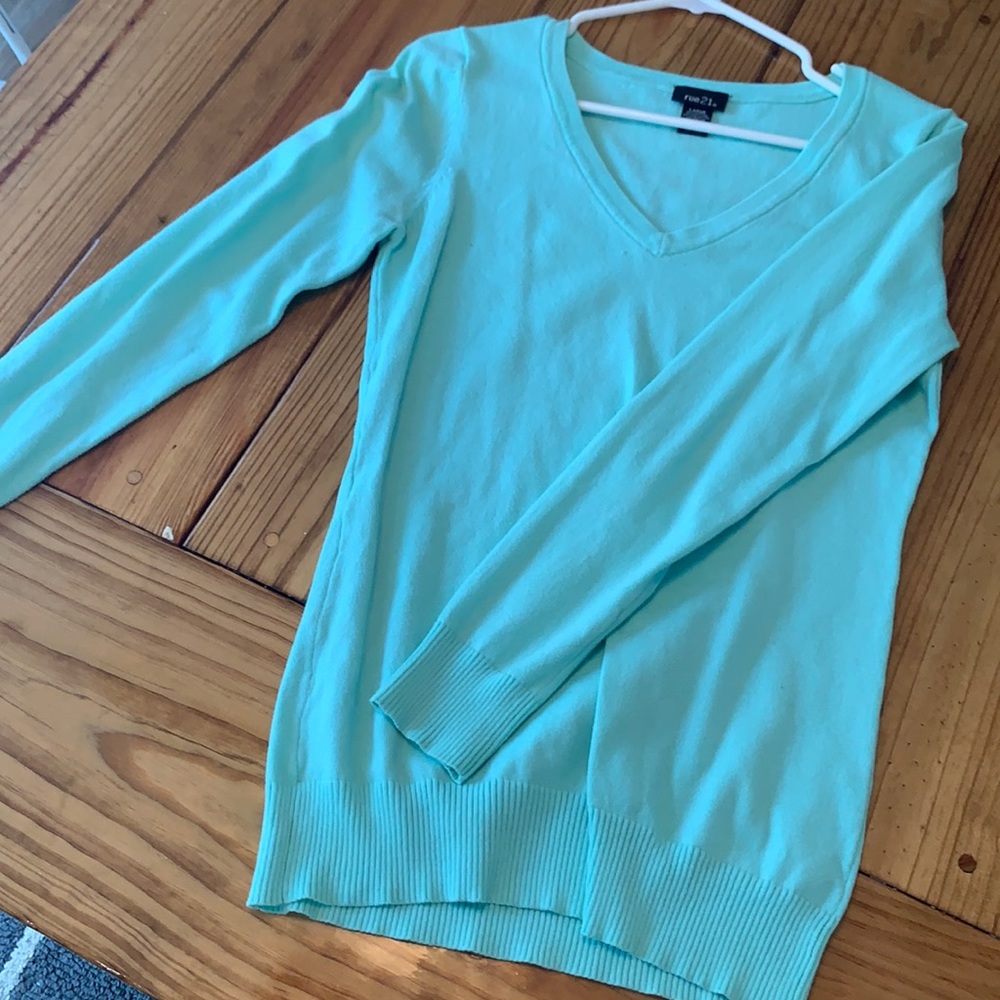 Women’s Rue 21 sweater top